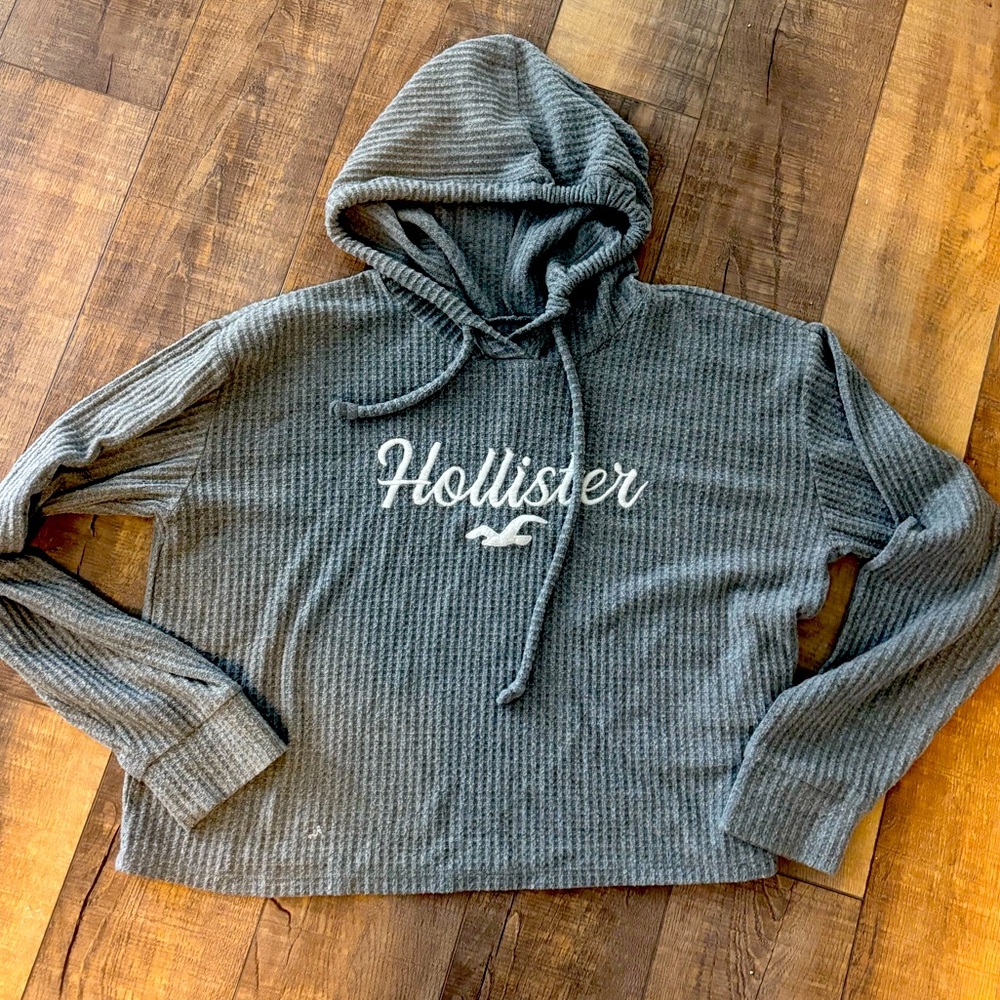Cropped Hollister hoodie